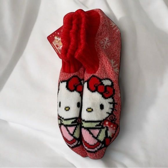 Hello Kitty Christmas Present Slipper Socks - Picture 1 of 4